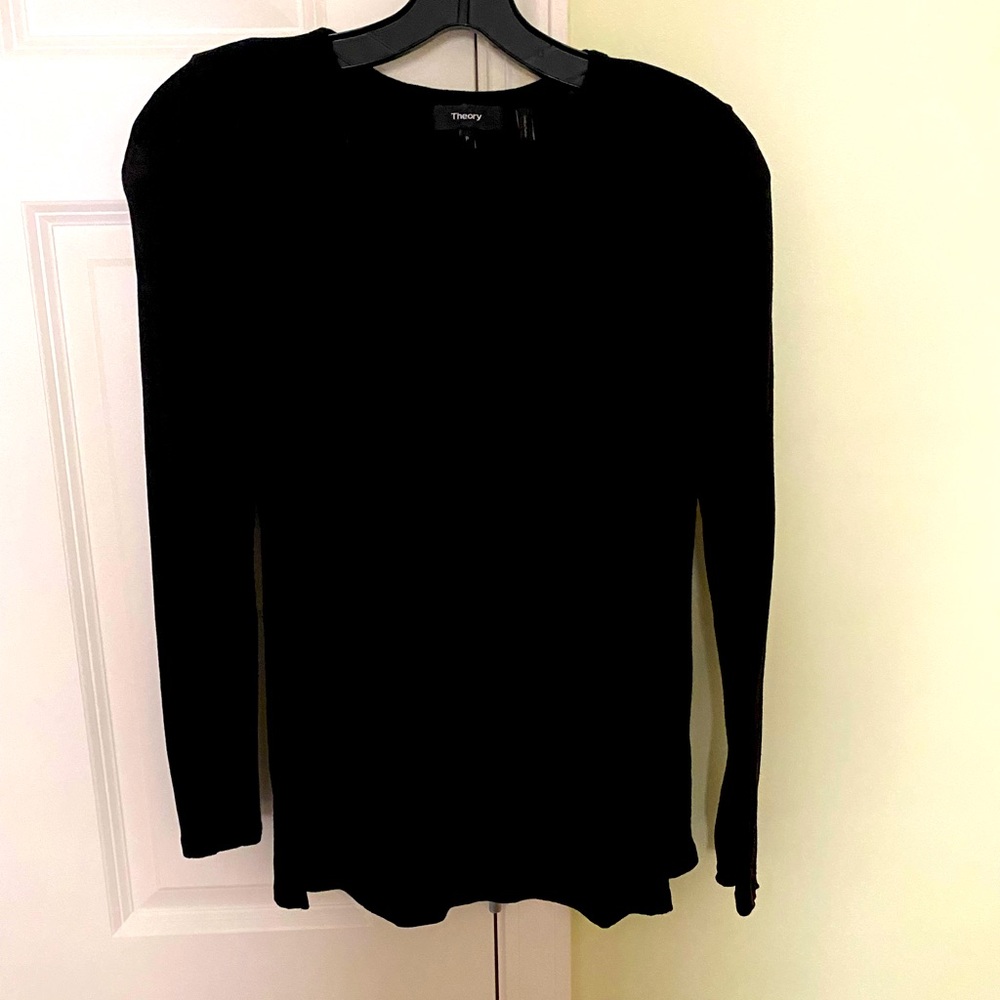 Theory long sleeve black tee shirt.